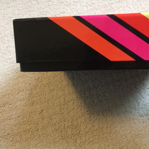 Bob Mackie Gift Box - Picture 2 of 6